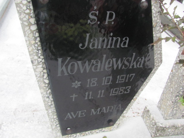 Janina Kowalewska 1917 Wągrowiec klasztorny - Grobonet - Wyszukiwarka osób pochowanych