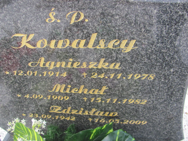 Zdzisław Kowalski 1942 Wągrowiec klasztorny - Grobonet - Wyszukiwarka osób pochowanych