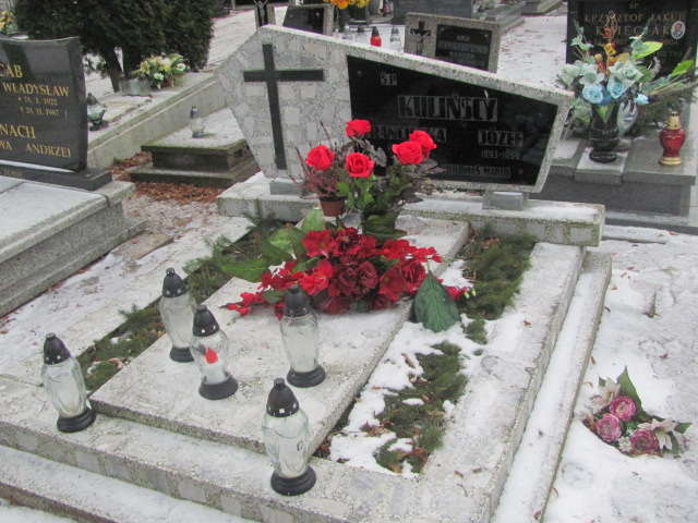 Grób Mariusz Nowakowski